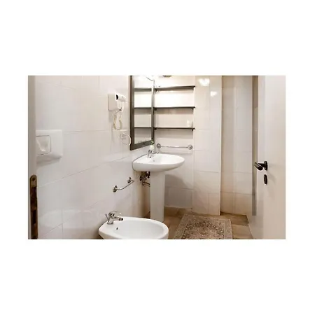 2 Bedroom Lovely In برياتيكو