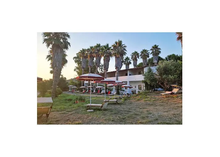 2 Bedroom Lovely In Apartman Briatico